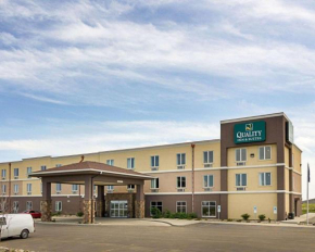 Отель Quality Inn & Suites  Минот